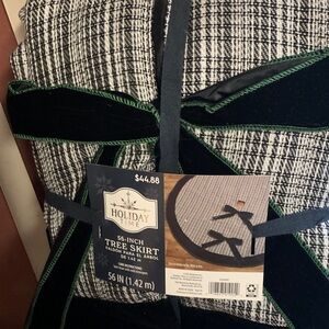 56 inch black and white tree skirt- new with tag